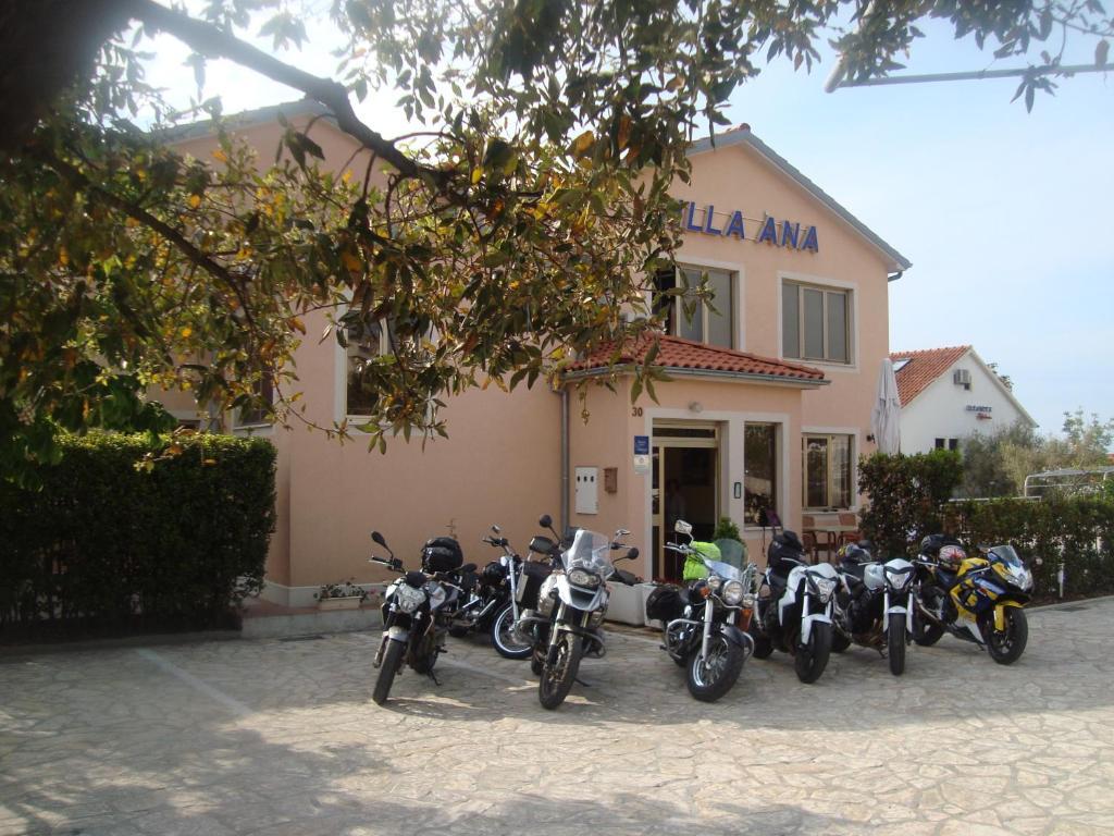 קרק B&B Villa Ana מראה חיצוני תמונה