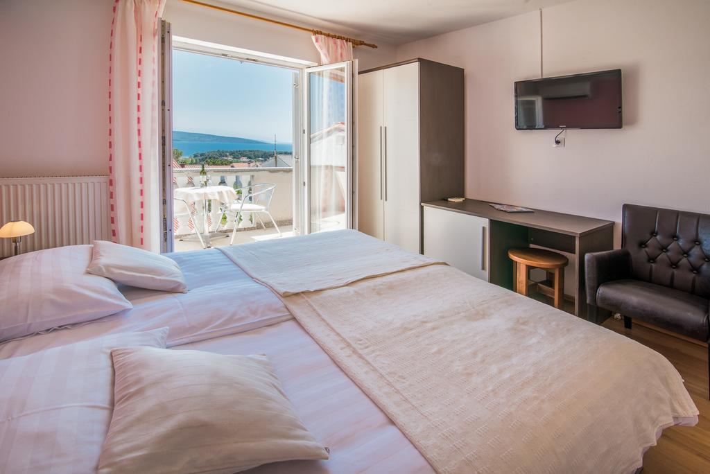 קרק B&B Villa Ana מראה חיצוני תמונה
