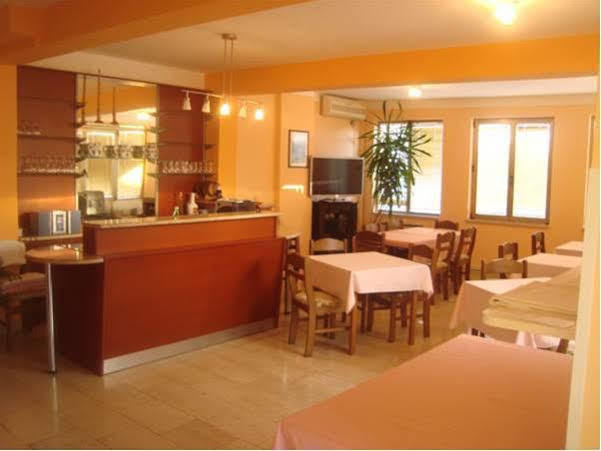 קרק B&B Villa Ana מראה חיצוני תמונה