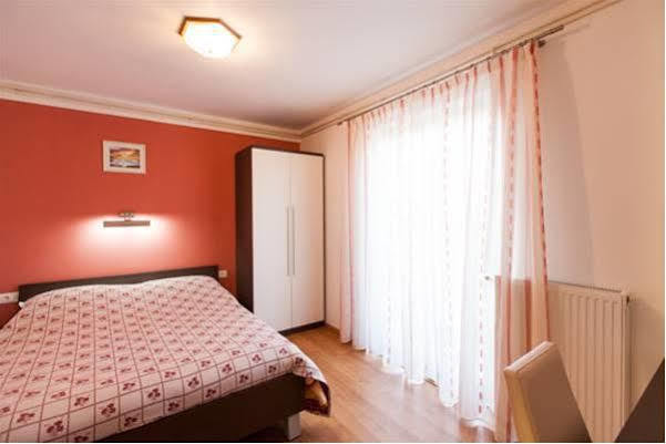 קרק B&B Villa Ana מראה חיצוני תמונה
