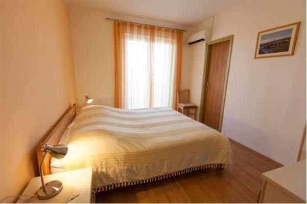 קרק B&B Villa Ana מראה חיצוני תמונה